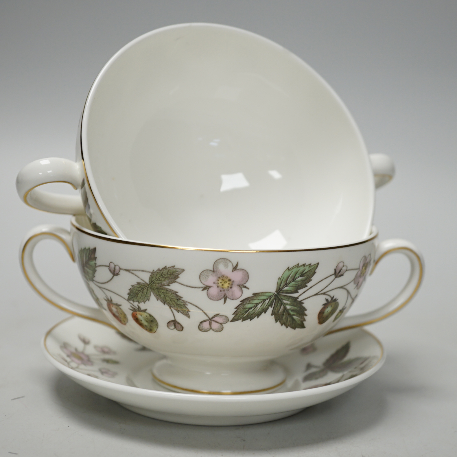 A Wedgwood “Strawberry Hill” tea and dinner service